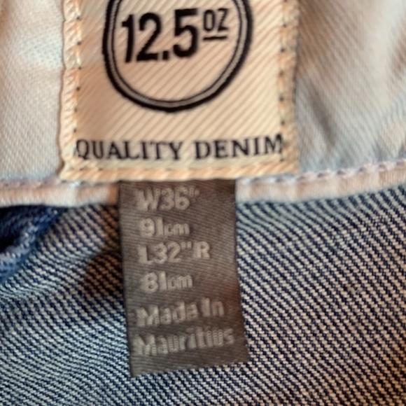 Jeans - Picture 3 of 4